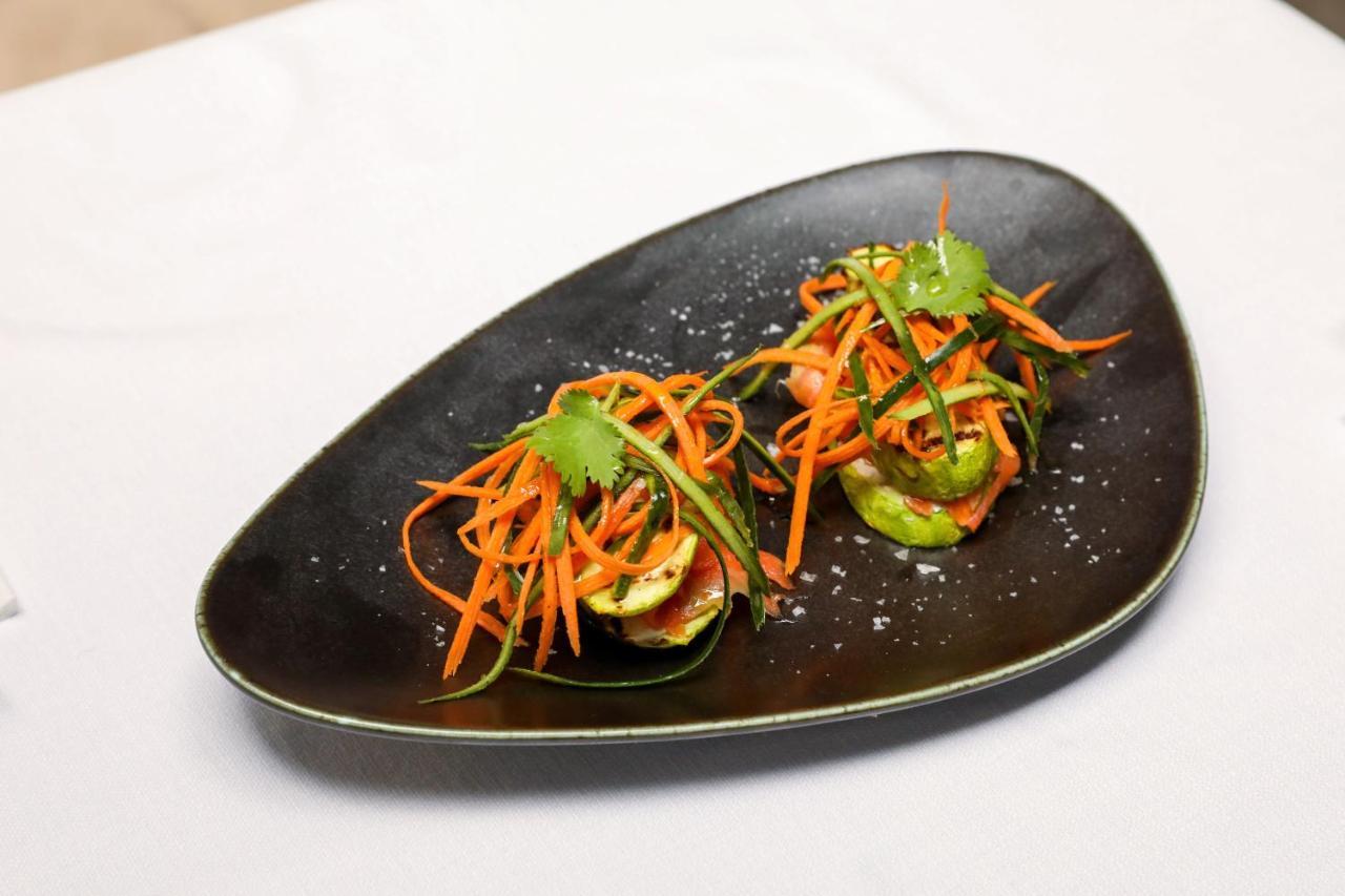 Wish More Hotel Sisli 伊斯坦布尔 外观 照片 A plate of Nộm